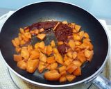 A picture of step 1 of Baked Spicy Onion /Carrot.