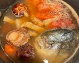 A picture of step 2 of Bún khế chả cá.