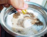 A picture of step 3 of Special Cardamon and ginger tea.
