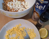 Foto del paso 2 de la receta: Ensalada rápida de salchichas y garbanzos con mayonesa de albahaca