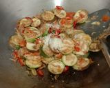 Foto langkah ke 5 dari resep Tumis Terong Pedas.