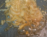 Foto del paso 2 de la receta: Cebolla caramelizada a la cerveza