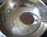 A picture of step 3 of Kanda Poha.