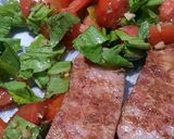 Foto del paso 4 de la receta: Chorizo al plato con radicheta, tomate y ajo
