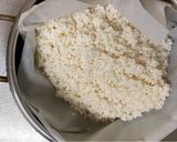 A picture of step 2 of Crab Rice Dumpling.