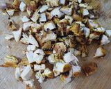 A picture of step 1 of Creamy Fried chicken Nachos.