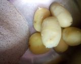A picture of step 2 of Sabudana vada bhalle style.