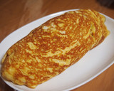 A picture of step 10 of Omelette with Salt-Flavored Fried Noodles Using Instant Ramen.