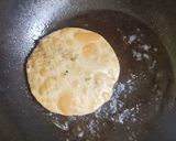 A picture of step 4 of Matar ki kachori.