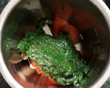 A picture of step 2 of Palak paneer restaurant style.