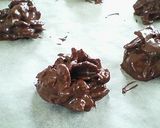 A picture of step 2 of Chocolate Crunch with Corn Flakes.