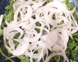 Foto del passaggio 4 della ricetta Insalata in stile thailandese