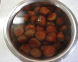 A picture of step 1 of Chestnuts Simmered In Syrup.
