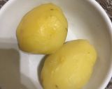 Foto langkah ke 1 dari resep Perkedel Kentang Daun Ketumbar.