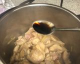 Hình bước làm 3 của món Đùi gà xào gừng và nấm mèo-Instant Pot