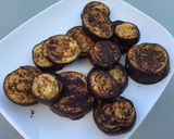 Une image de l'étape 7 de Aubergines violettes marinées grillées « skull ».