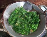 Foto langkah ke 5 dari resep Tumis Bayam.