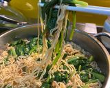 Hình bước làm 8 của món Nhập môn Mỳ ăn liền căn bản với thịt, trứng, khoai, rau,
