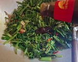 Foto langkah ke 4 dari resep Tumis Kangkung.