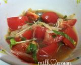 A picture of step 5 of Tomato and New Harvest Onion Salad.