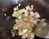 Foto langkah ke 3 dari resep Lumpia ayam sayur.