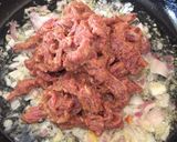 A picture of step 2 of Shredded beef sauce.