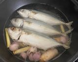 A picture of step 2 of Thai Hot and sour (Tom Yam) Mackerel soup.