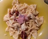 Une image de l'étape 4 de Farfalle poêlée au poulet et tomates séchées.