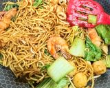 Gambar langkah 4 resipi 👩🍳Mi Goreng Basah Seafood.