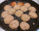 Foto del passaggio 3 della ricetta Polpette di tonno e patate