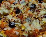 पिझ्झा (Pizza recipe in marathi) रेसिपी स्टेप 4 फोटो 