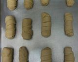 Foto del paso 7 de la receta: Tequeños de queso y de salchicha al horno