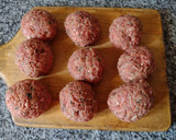 Foto del paso 2 de la receta: Albóndigas con puré de Bigote Cocina