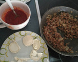 Foto del paso 2 de la receta: Empanadillas de carne, queso de cabra y mermelada de pimientos