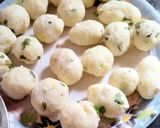 A picture of step 4 of Dahi vada 😋 (fasting dahi vada).