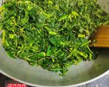 A picture of step 5 of Ganyaar/Gandhari saag.