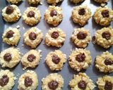 Foto langkah ke 7 dari resep Choco Thumbprint Cookies.