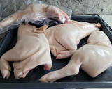 Foto del paso 3 de la receta: Cochinillo Navideño al horno
