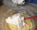 Foto del paso 4 de la receta: Budín de limón súper esponjoso con glasé y semillas de amapola 🍋