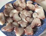Foto del paso 1 de la receta Tintorera con guisantes en amarillo