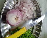 A picture of step 1 of Pav bhaji burgers.