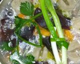 Foto langkah ke 6 dari resep Sop Bakso Kimlo Simpel.