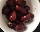 A picture of step 1 of Dates walnuts cake.