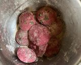 A picture of step 4 of Beetroot Poori aur Sabji.
