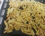 Foto del paso 1 de la receta: Salchipapas horneadas