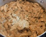Foto del paso 3 de la receta: Relleno de pollo, jamón y champiñones para empanadas