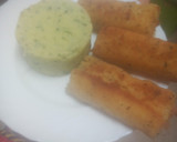 Foto del paso 8 de la receta: Flautas de pan de molde rellenas de salchichas, queso y bacon con puré de papas