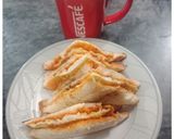 A picture of step 5 of Sriracha Egg Sandwich.
