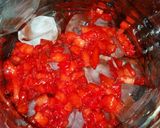 A picture of step 3 of Strawberry bliss refresher.