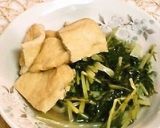 A picture of step 5 of Kyoto-Style Komatsuna Greens and Abura-age (Fried Tofu) in Light Broth.
